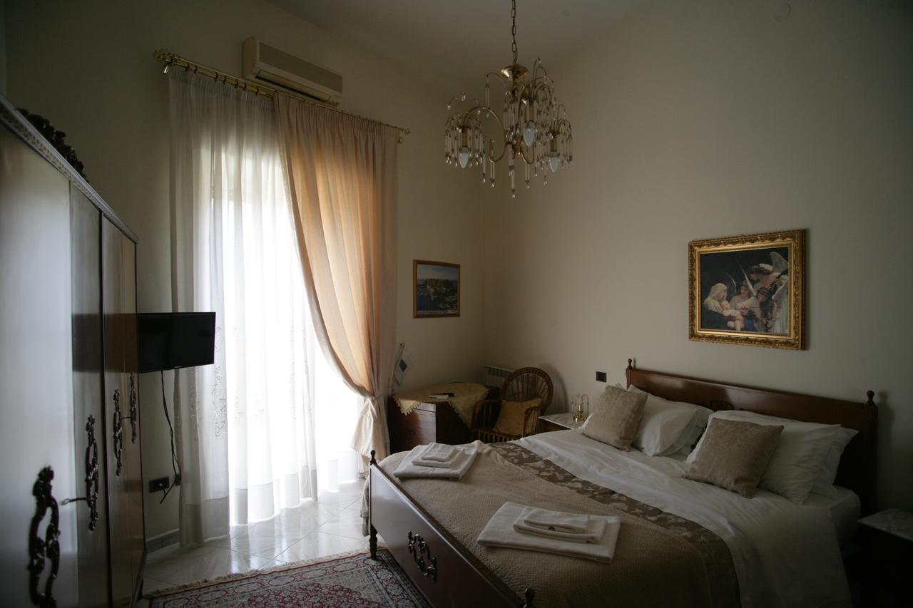 Casa Carmen Apartment Наполи Екстериор снимка